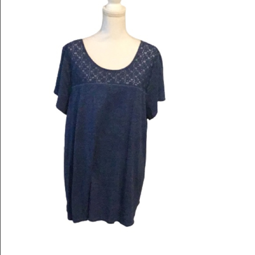 Maternity - Liz Lange blue tee shirt XXL